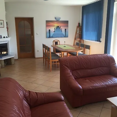 Dom V Zahrade Tatil Evi *