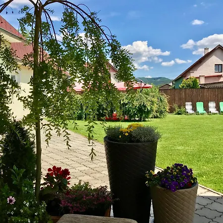 Dom V Zahrade Tatil Evi